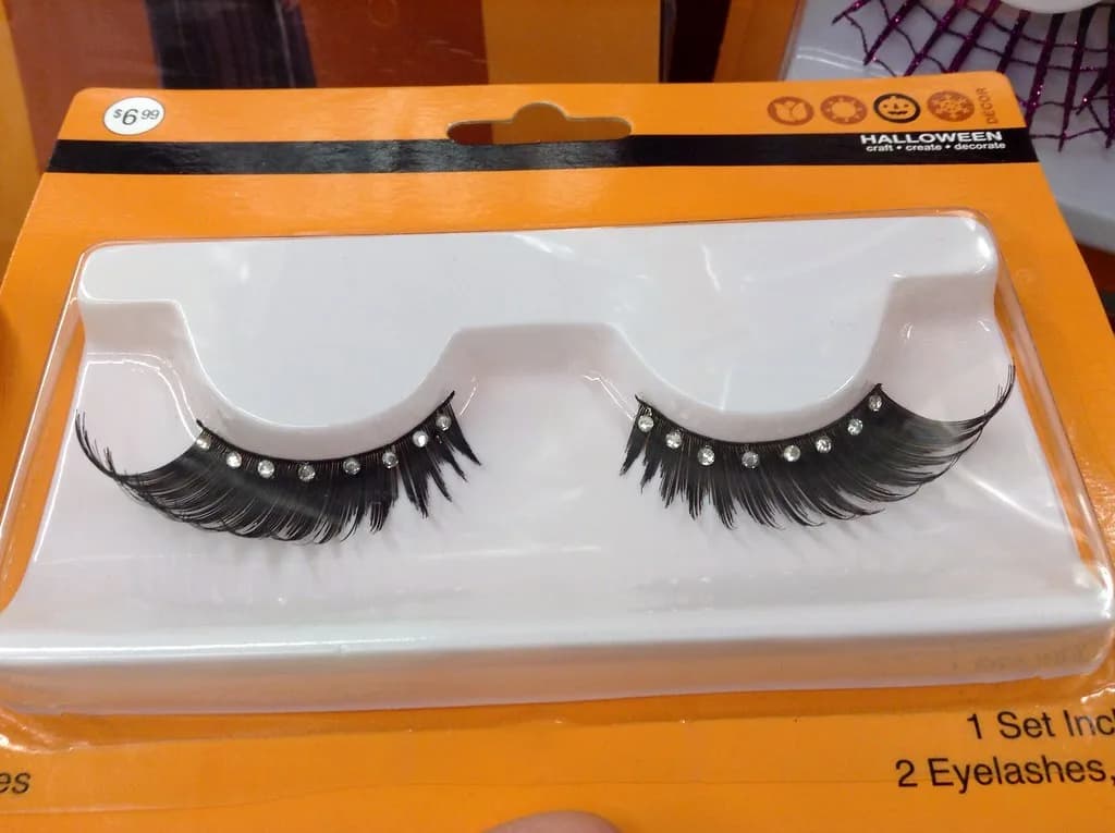 Cílios postiços